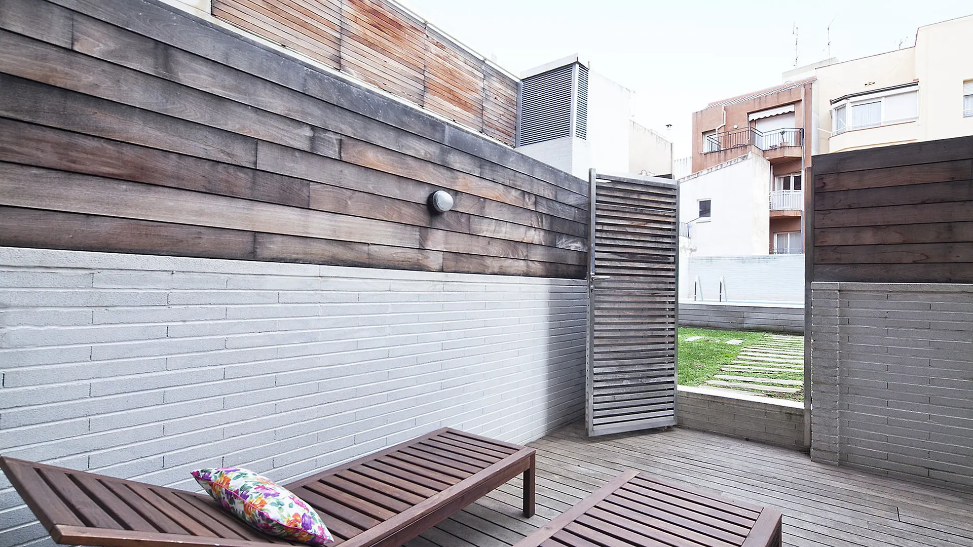 My Space Barcelona Pool With Terrace 0*,  西班牙